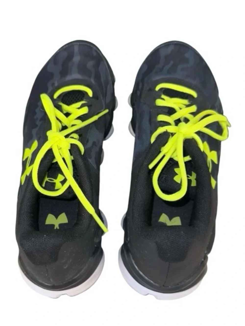UNDER ARMOUR SPINE DISRUPT bog boys running tennis shoes size 6.5 - MINT!